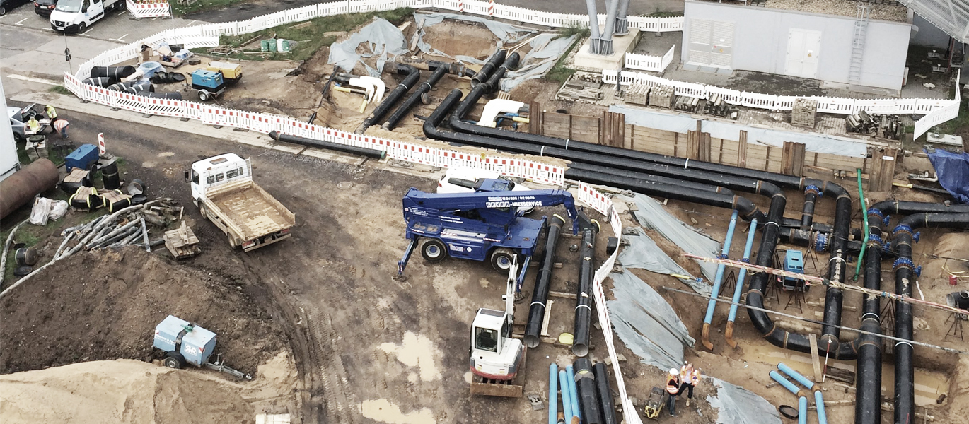 Ein Foto der Bauarbeiten von der Kühlwasserversorgung vom DLR in Köln, von oben fotografiert
