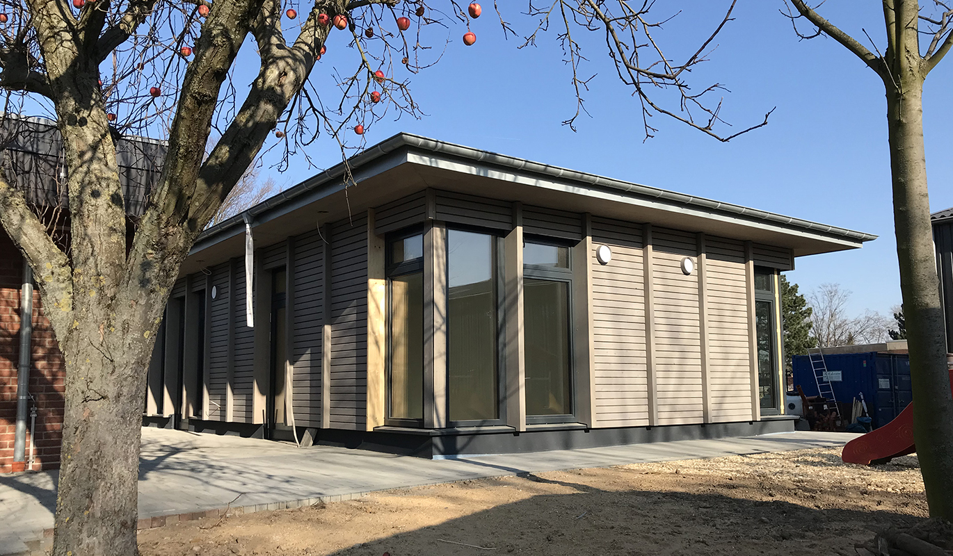 Ein Foto der Kindertagesstätte Westendpänz in Elsdorf von außen fotografiert