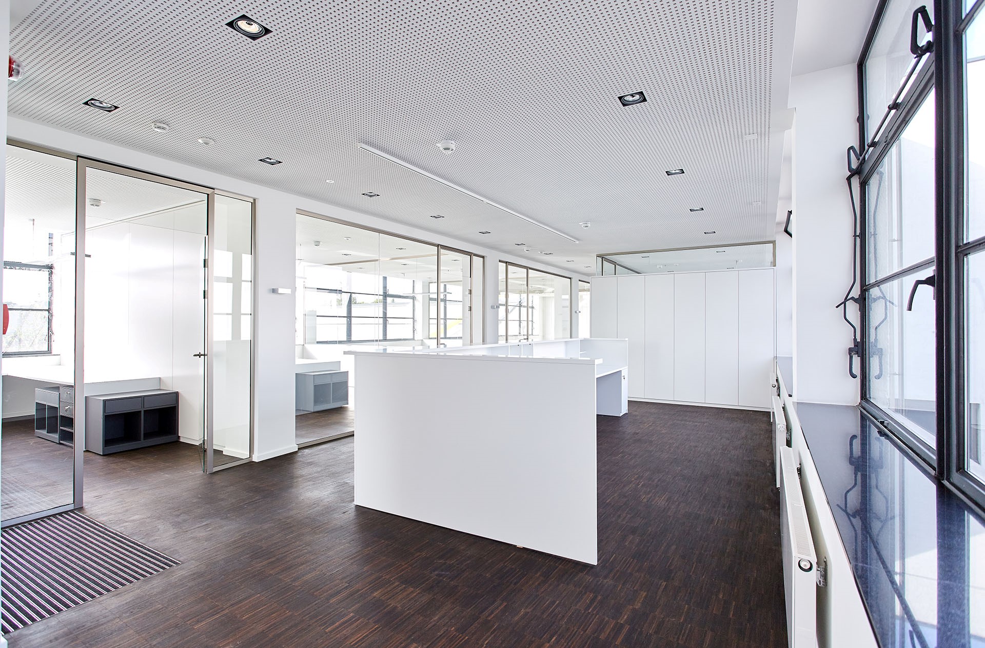 Ein Foto des Büros vom Mies van der Rohe Business Park in Krefeld von innen fotografiert