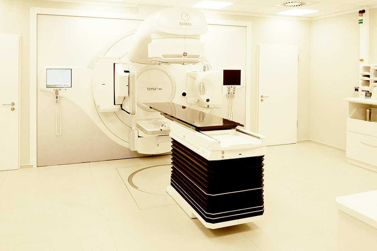Ein Foto eines Behandlungszimmers für Strahlentherapie des St. Antonius-Hospitals in Eschweiler